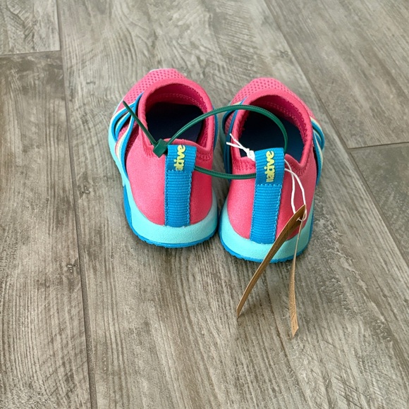 Native Kids Sneakers in Pink with Rainbow - Picture 2 of 5